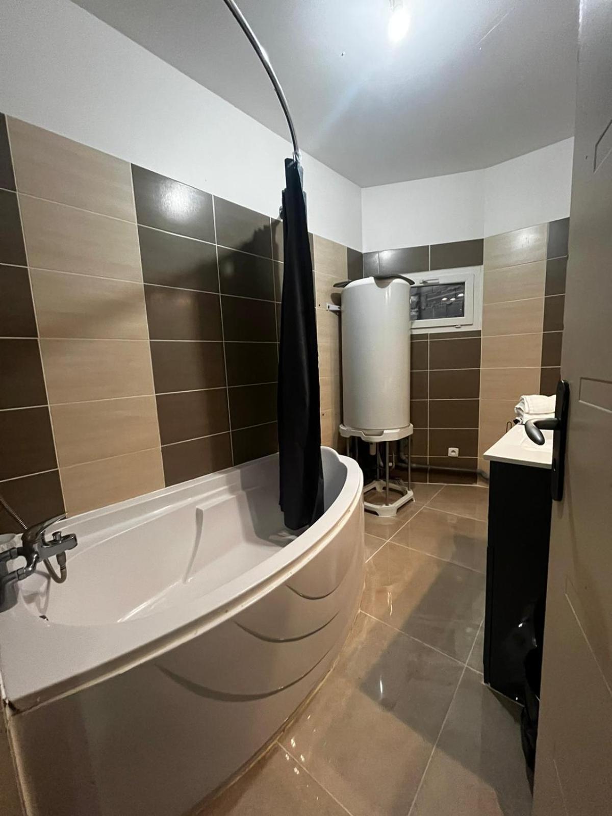 Appartement Des Carmes Ним Екстериор снимка