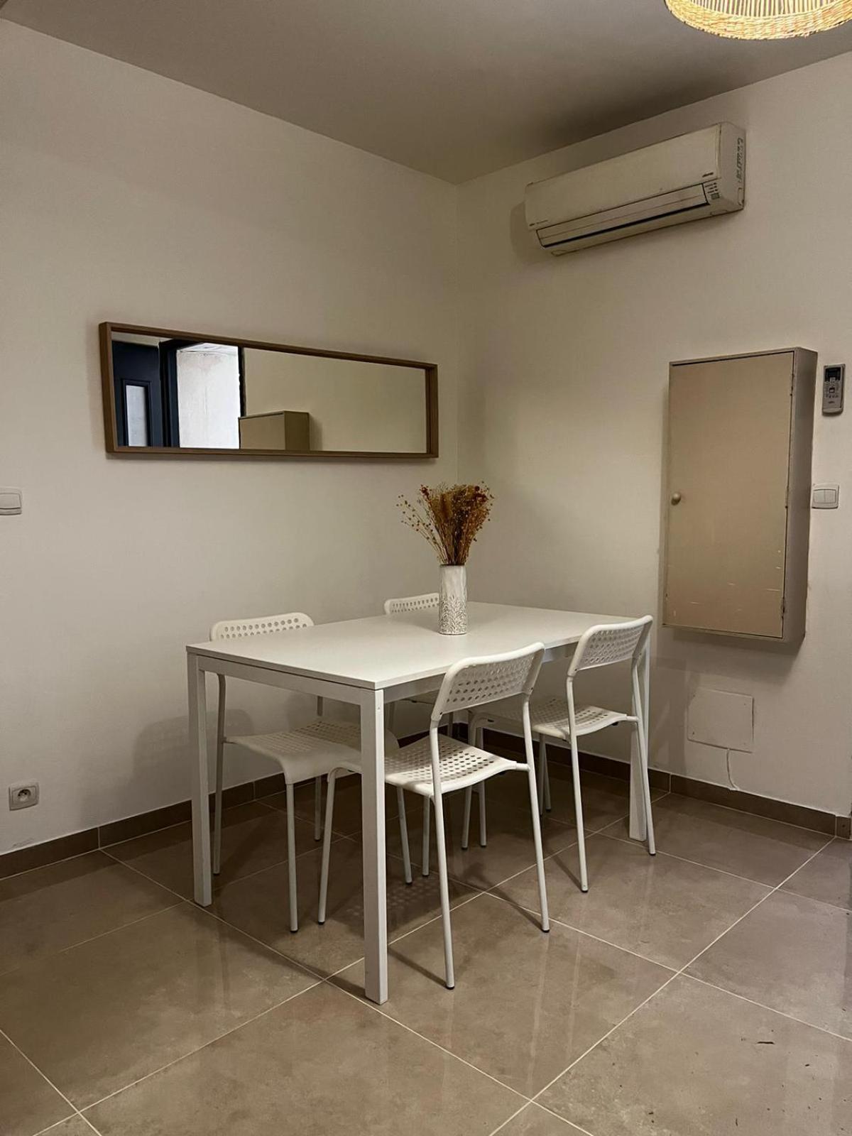 Appartement Des Carmes Ним Екстериор снимка