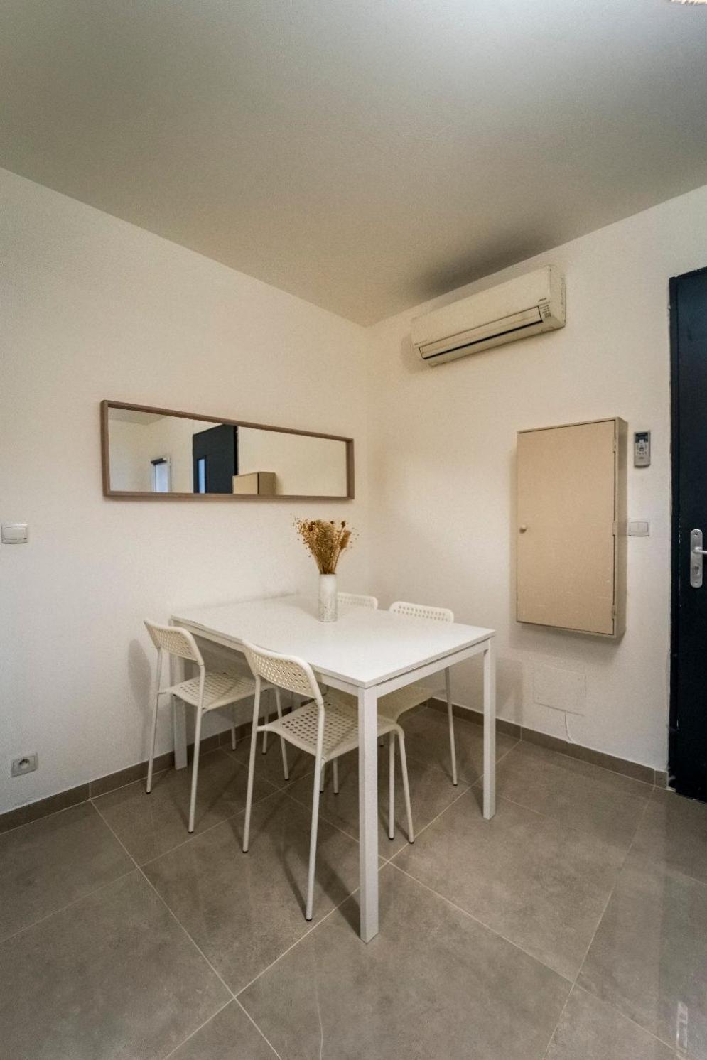 Appartement Des Carmes Ним Екстериор снимка