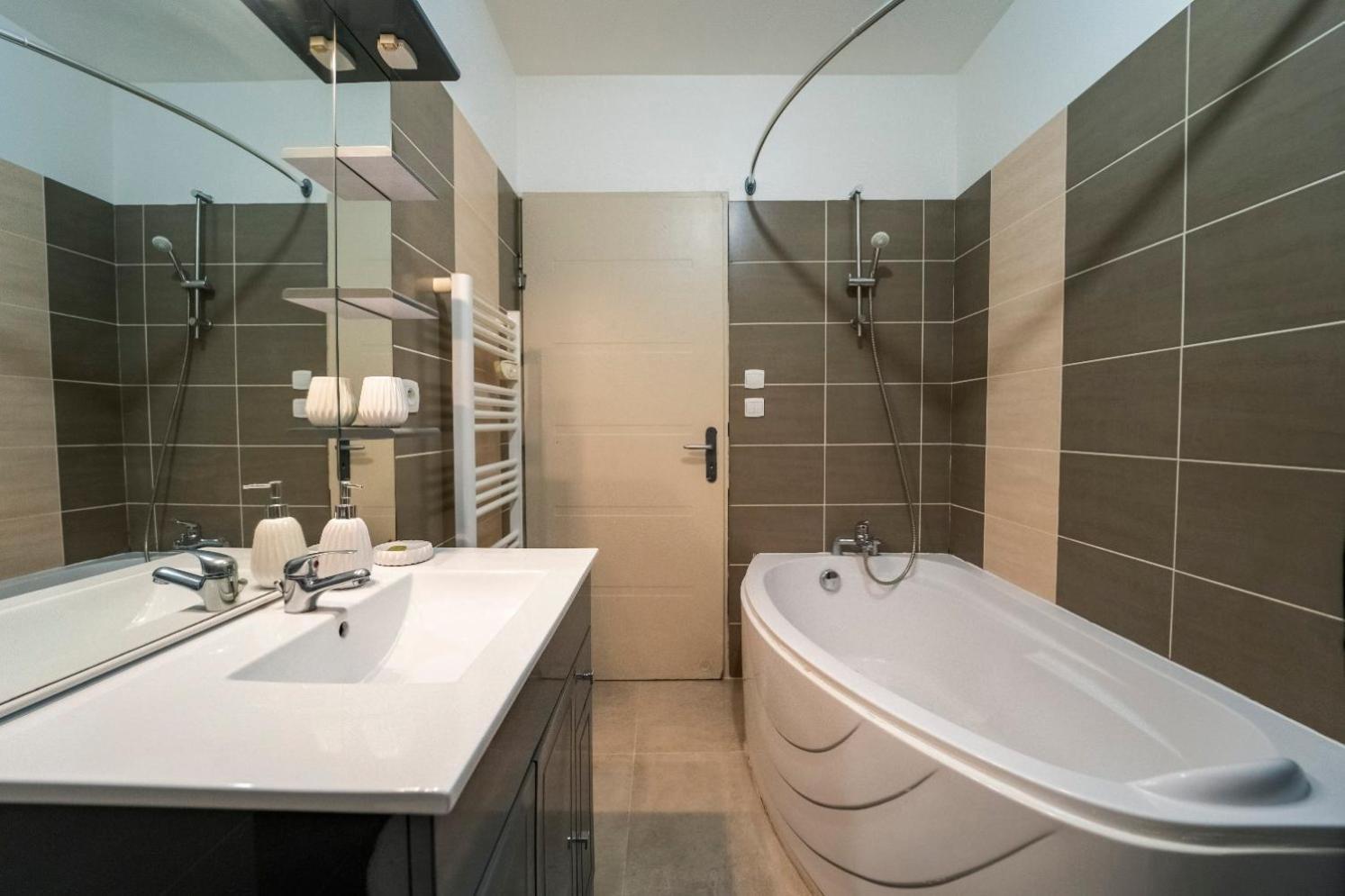 Appartement Des Carmes Ним Екстериор снимка